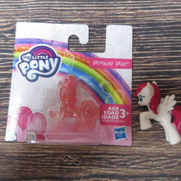 Lot of My Little Pony Figures & Puzzle in Collector's Tin Box - Picture 6 of 8
